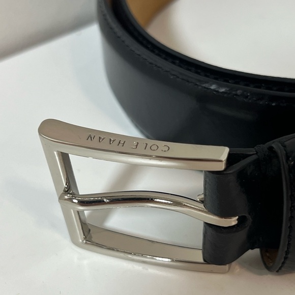 Men’s Cole Haan Leather Classic Black Leather Belt Silver Clasp Belt EUC - Picture 2 of 11